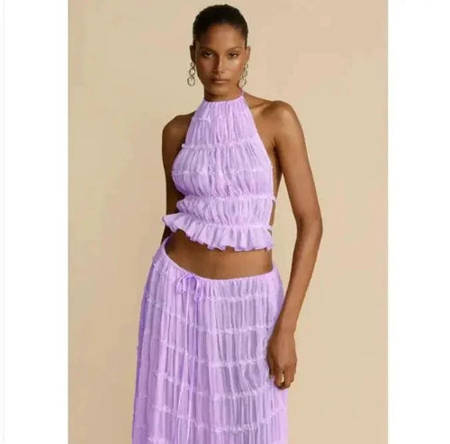 Mandotos 2-piece chic halter dress suit set featuring a stylish halter top and matching skirt, perfect for trendy summer wear.