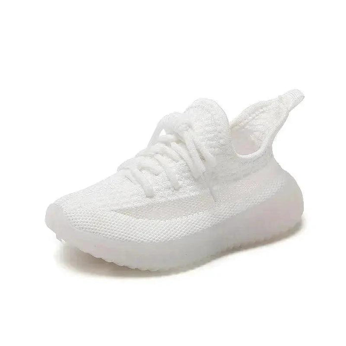 Mandotos boys' durable athletic sneakers with supportive design and long-lasting sole, ideal for active kids.