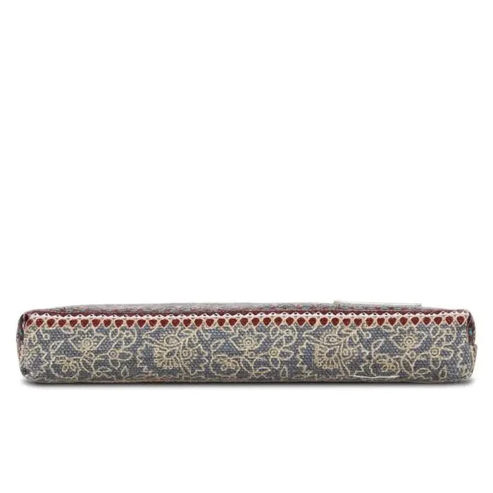 Mandotos Canvas Chic Artisan Purse with stylish design, featuring durable canvas material and elegant craftsmanship.