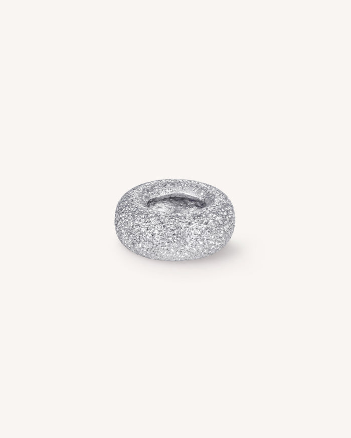 18k white florentine frosted finish gold forte bead on white background