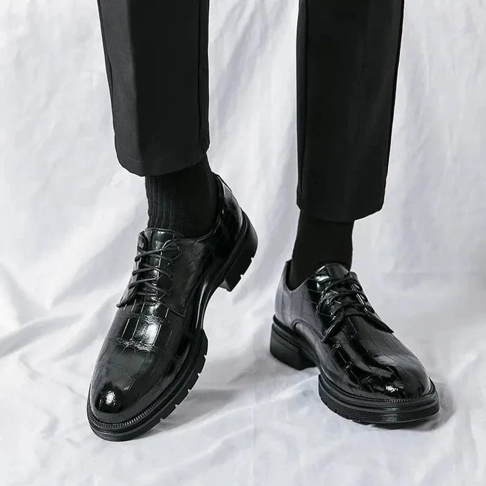 Men's elegant breathable tassel loafers by MANDOTOS, showcasing stylish leather shoes with tassel details and comfortable design.