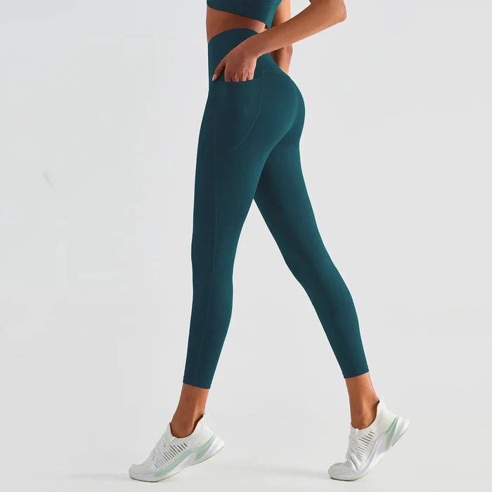 Mandotos ShapeEnhance activewear leggings featuring a high-waist design and stretch fabric for comfortable, supportive fit.