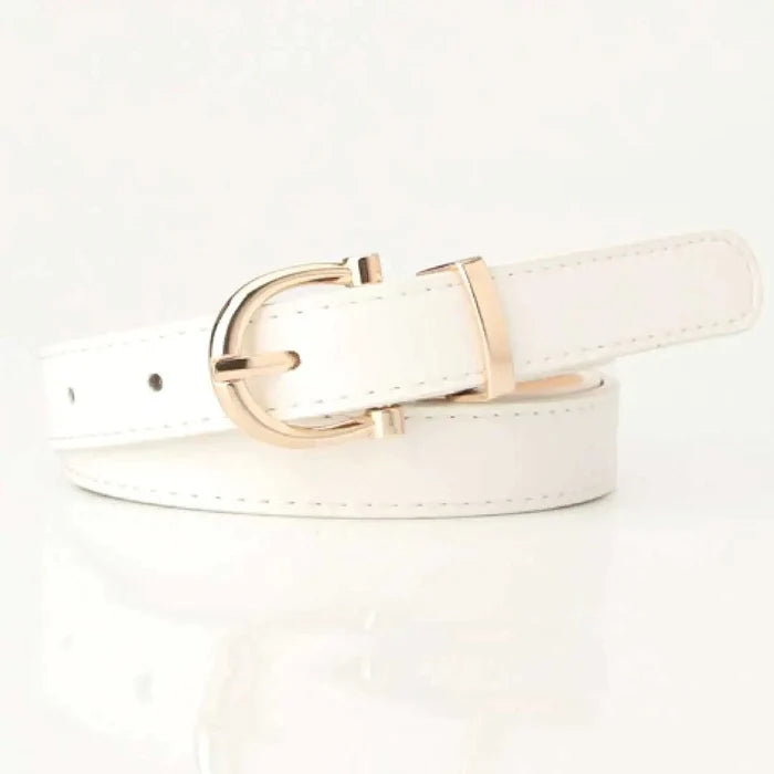 Mandotos Tally vegan leather belt with sleek design and adjustable buckle, ideal for casual or formal wear.