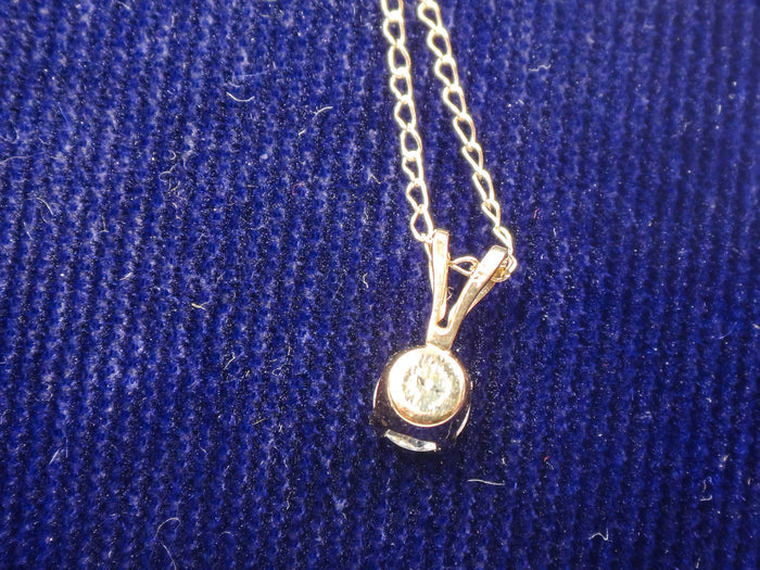 Vintage 14k Yellow Gold Round Natural Diamond Pendant Necklace, ~ .25 CTS, 17.5"