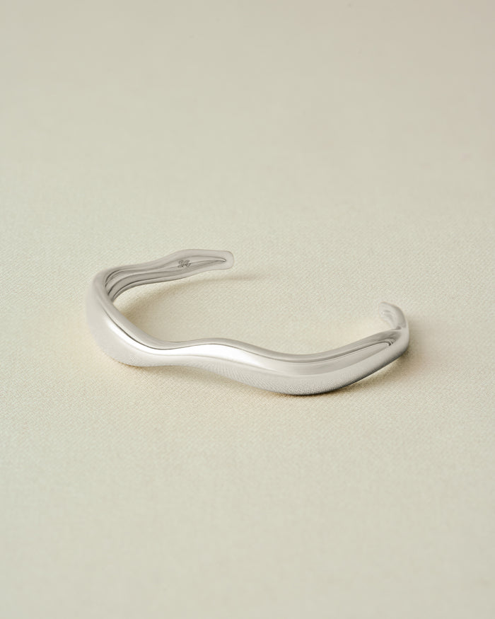 YVIS Liquid Bangle Brass Bracelet - FUNDAMENTAL Mitr X YVIS