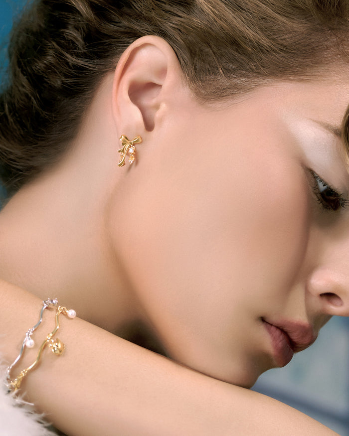 YVIS Love Bond Brass Stud Earrings - Swanlake Collection